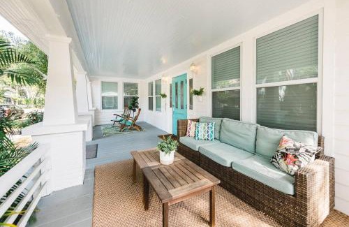 Historic Uptown Apartment | Quiet Charming Central Historic Guesthome Downtown