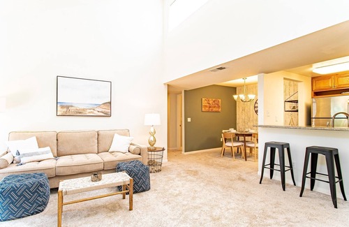 Valencia Condo | Quiet, City Center Condo - 1 Mile from Hospital