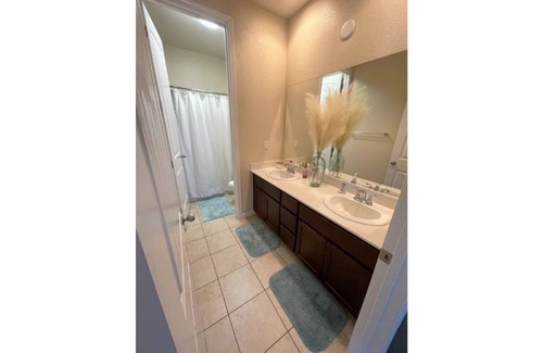 Nut Tree House | Quiet, clean one bedroom in spacious home.