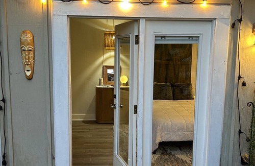 Sunset Park Apartment | Quiet, clean, room/guest house. Convenient location, separate entrance.