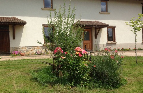 Saint-Martin-le-Chatel Cottage | Quiet cottage, in a renovated farmhouse with swimming pool, 15 min Bourg-en-Bresse