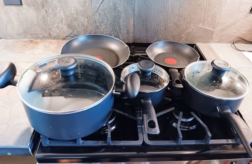 Cardiff-by-the-Sea Apartment | Quiet Coastal Studio in Cardiff , Walk to Beach , 30+ Night Stay Only