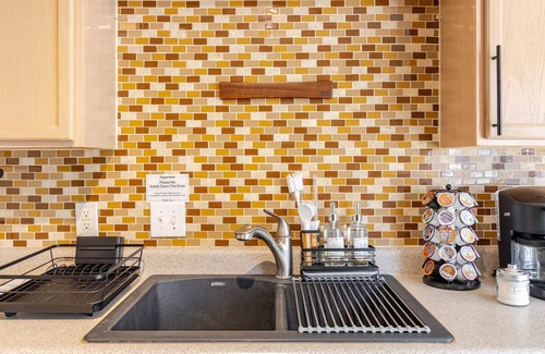 Mckinney Park East House | Quiet Comfort-Parking & Patio WiFi WD