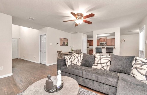 Southeast Houston House | Quiet Comfy Home near Hobby Airport