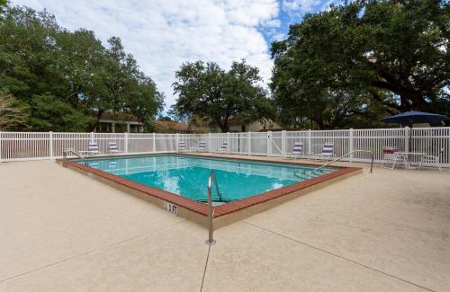 Northeast Pensacola Apartment | Quiet Condo about 10 Mi to Dtwn Pensacola