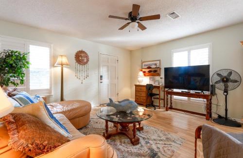 Northeast Pensacola Apartment | Quiet Condo about 10 Mi to Dtwn Pensacola