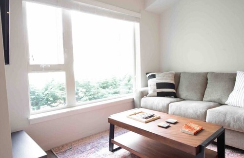 Old Ballard Condo | Quiet Condo - Just off Market St, Awesome Location