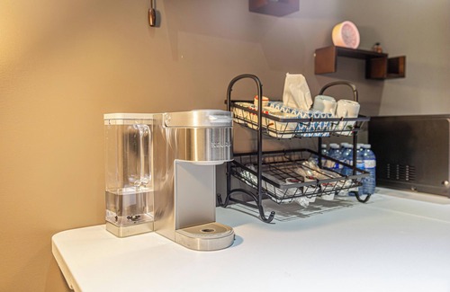 Brossard Apartment | Quiet convenient 2bdr 15min Drive to MTL