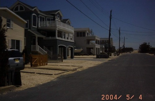 Surf City House | Quiet Convenient Beach Block Home