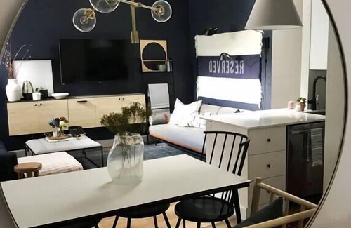 Gainesville House | Quiet, convenient & Modern Haven