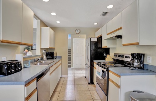 Bridgewater Crossing House | Quiet, corner lot home, smart TV in all bedrooms, heatable Pool & Hot Tub