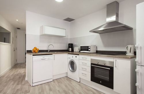 Sants-Badal Apartment | Quiet & cosy apartment up to 5