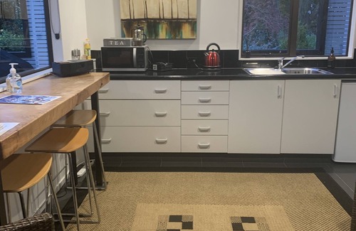 Greytown Apartment | Quiet & Cosy Greytown Apartment - small dogs welcome