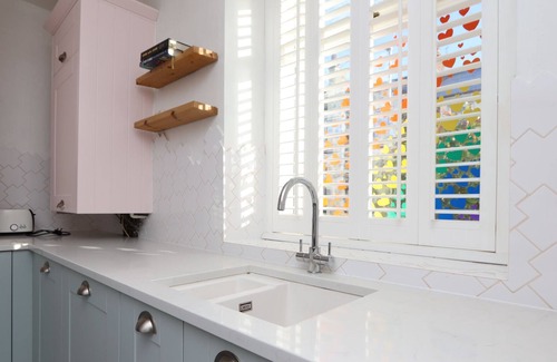 Graig House | Quiet cosy terraced house on a pedestrian only street with parking to rear