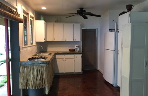 Waimanalo Cottage | Quiet Cottage a Block from the Beach