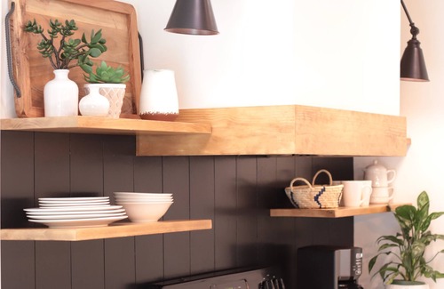 Bausman House | Quiet Cottage - Hot Tub and Creek mins from City