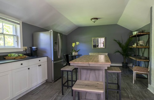 Little Compton Cottage | Quiet Cottage Retreat
