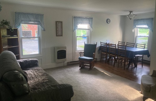 Newark Other | Quiet Country Apartment on a dead end road!