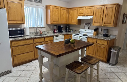 Anthem House | Quiet Country Casita on Horse Property in Desert Hills.