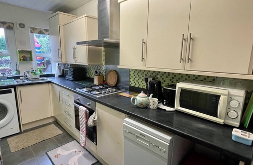 Seaton Cottage | Quiet country cottage convenient for East coast beaches and old town of Beverley