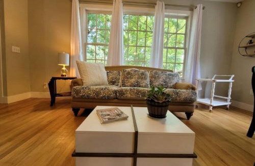 Suwanee House | Quiet Country Farmhouse