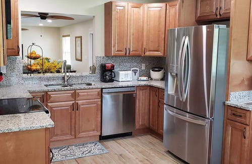 Williston House | Quiet Country Getaway in Horse County Close to Ocala/Gainesville, Pet Friendly!
