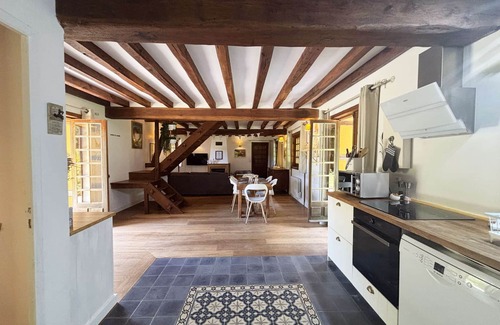 Les Bottereaux House | Quiet country house with garden
