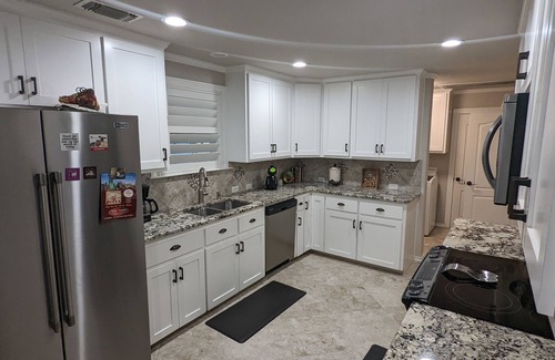Taylor House | Quiet Country Home Min from Taylor and Hutto