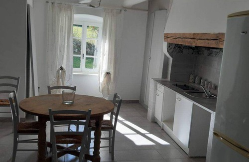Sembadel House | Quiet country house on the edge of the forest haven of peace