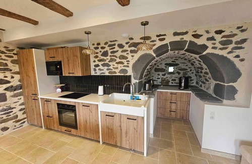 Arches House | Quiet country house in the Cantal. Pets welcome.