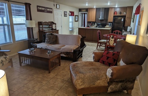 Paulden House | Quiet Country Living with horse facilities!