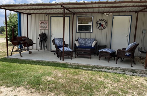 Tolar Apartment | Quiet Country Ranch Barn Apartment!