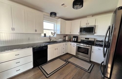 Carsonville House | Quiet Country Retreat – 3BR Home on 10 Acres- 2.5 Miles to the Lake