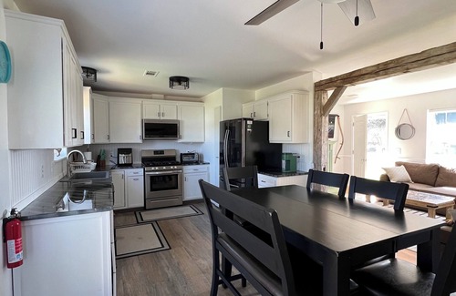 Carsonville House | Quiet Country Retreat – 3BR Home on 10 Acres- 2.5 Miles to the Lake