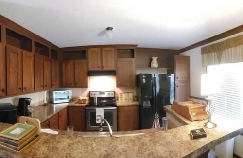 Enterprise House | Quiet Country Retreat 3 bed/2 bath