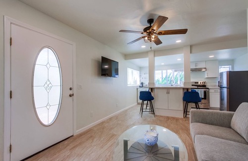 Vista House | Quiet Country Retreat with Mountain Views - Sleeps 4