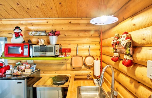 Winchester Apartment | Quiet Couple's Retreat: Studio by Winchester Lake!