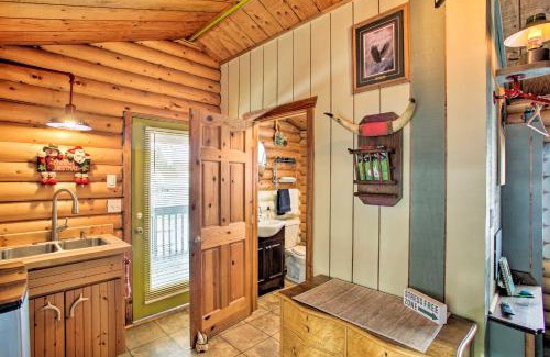 Winchester Apartment | Quiet Couples Retreat Studio by Winchester Lake!