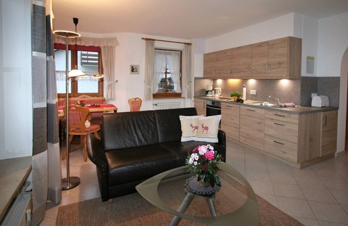 Oberstdorf Apartment | quiet, cozy 2-room apartment, summer: mountain railway incl., garage, balcony