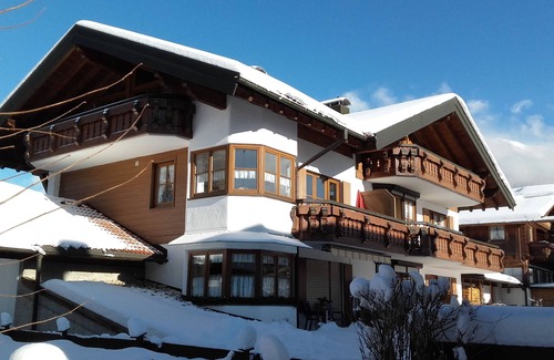 Oberstdorf Apartment | quiet, cozy 2-room apartment, summer: mountain railway incl., garage, balcony