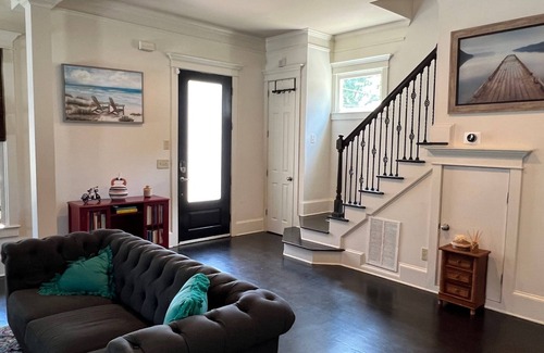 College Park House | Quiet & Cozy 4bd, 3bath Family Home
