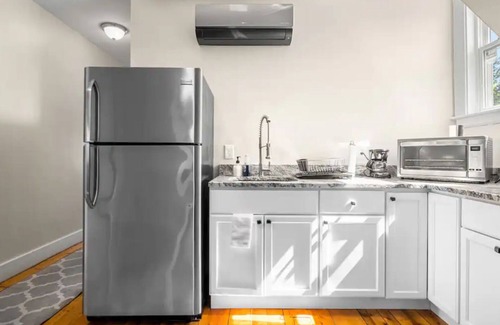 Salem Apartment | Quiet & cozy apartment minutes from downtown Salem