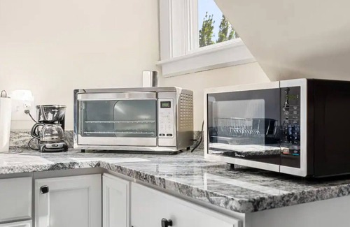 Salem Apartment | Quiet & cozy apartment minutes from downtown Salem