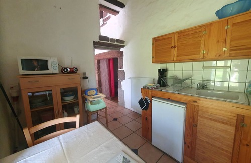 Ver Apartment | Quiet cozy apartment with a large garden near the sea