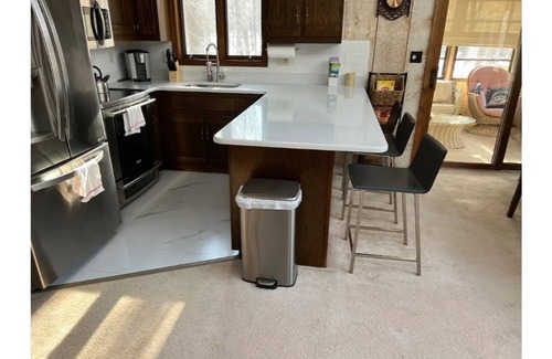 Gouldsboro Cabin | Quiet & Cozy Cabin In The Poconos Mntn w/lots of community amneties Pet-friendly