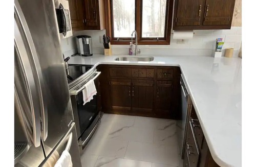 Gouldsboro Cabin | Quiet & Cozy Cabin In The Poconos Mntn w/lots of community amneties Pet-friendly
