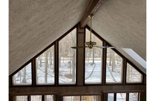 Gouldsboro Cabin | Quiet & Cozy Cabin In The Poconos Mntn w/lots of community amneties Pet-friendly