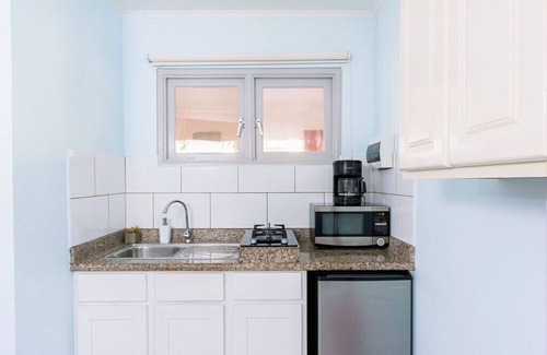 Boegoeroei Apartment | Quiet, Cozy & Central ~ Close to the Beach ~ Pool!