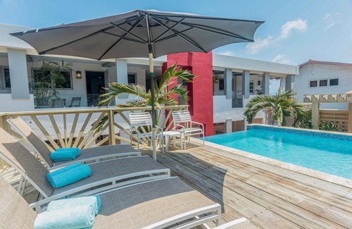 Boegoeroei Apartment | Quiet, Cozy & Central ~ Close to the Beach ~ Pool!
