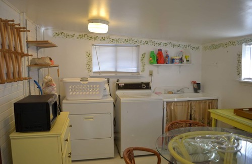 Bonnabel Place House | Quiet Cozy Cottage Minutes to French Quarter & Airport